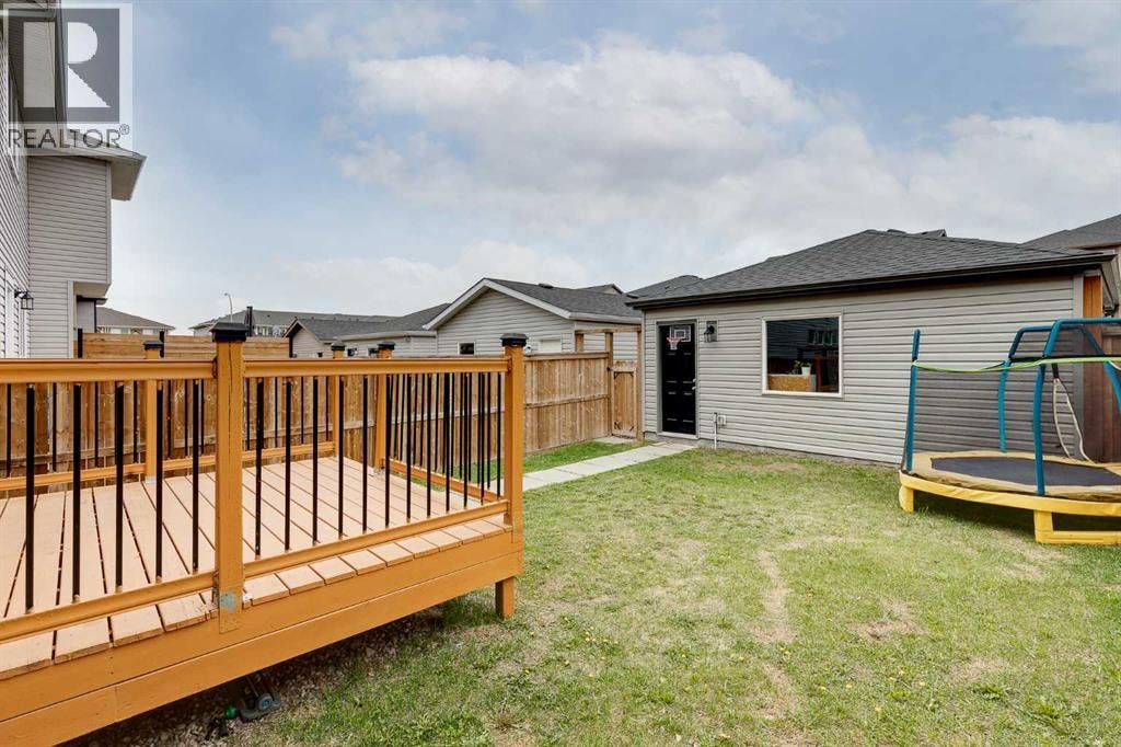 114 Hillcrest Close SW — photo 32