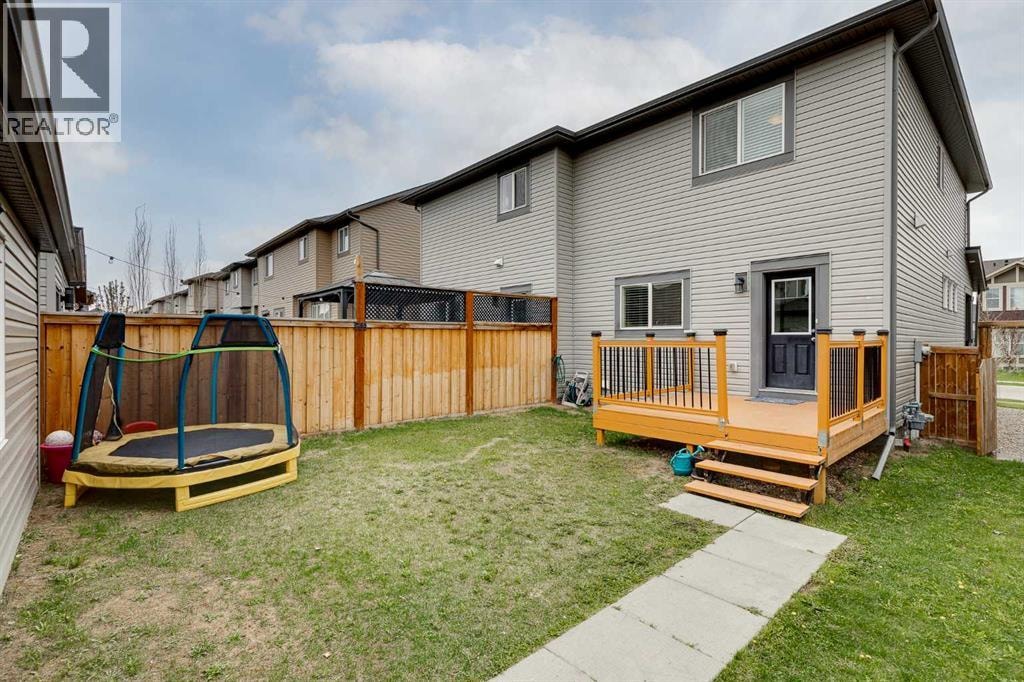 114 Hillcrest Close SW — photo 34