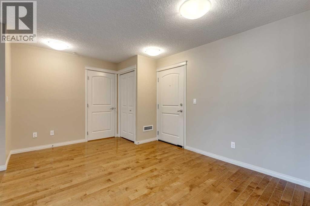 106, 304 Cranberry Park SE — photo 2