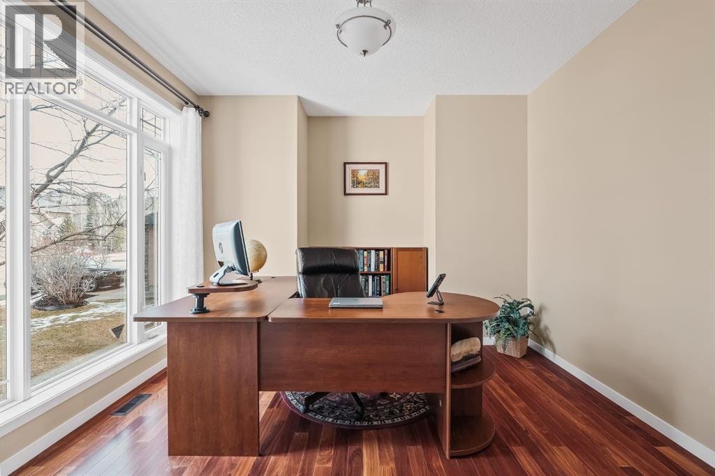 430 Discovery Ridge Boulevard SW — photo 16