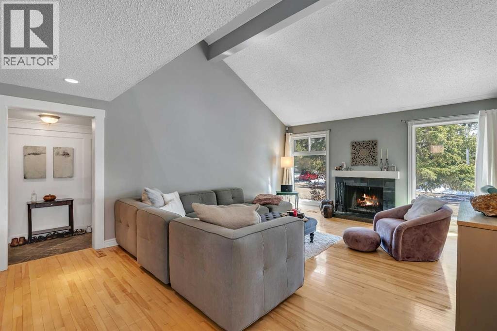 12 Oakvale Place SW — photo 3
