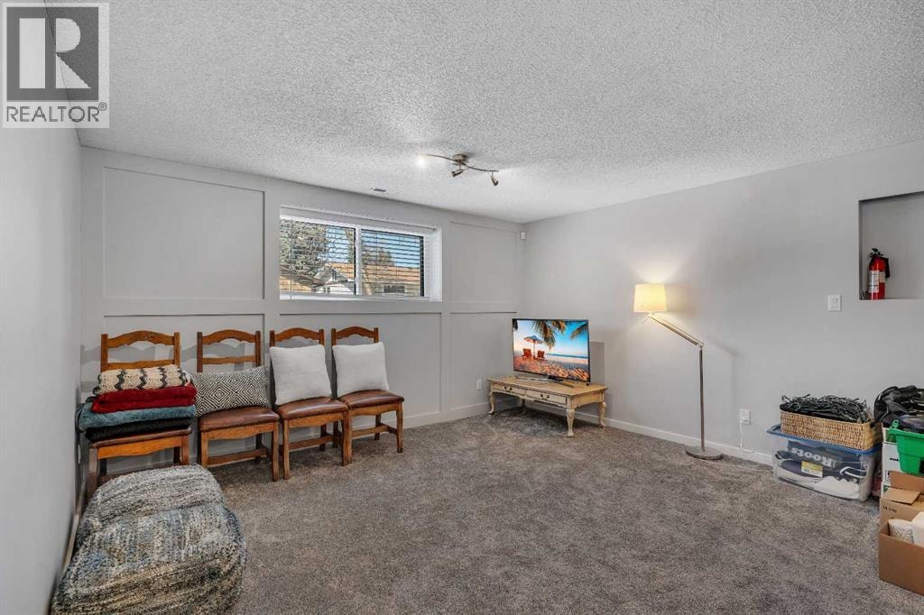 12 Oakvale Place SW — photo 32