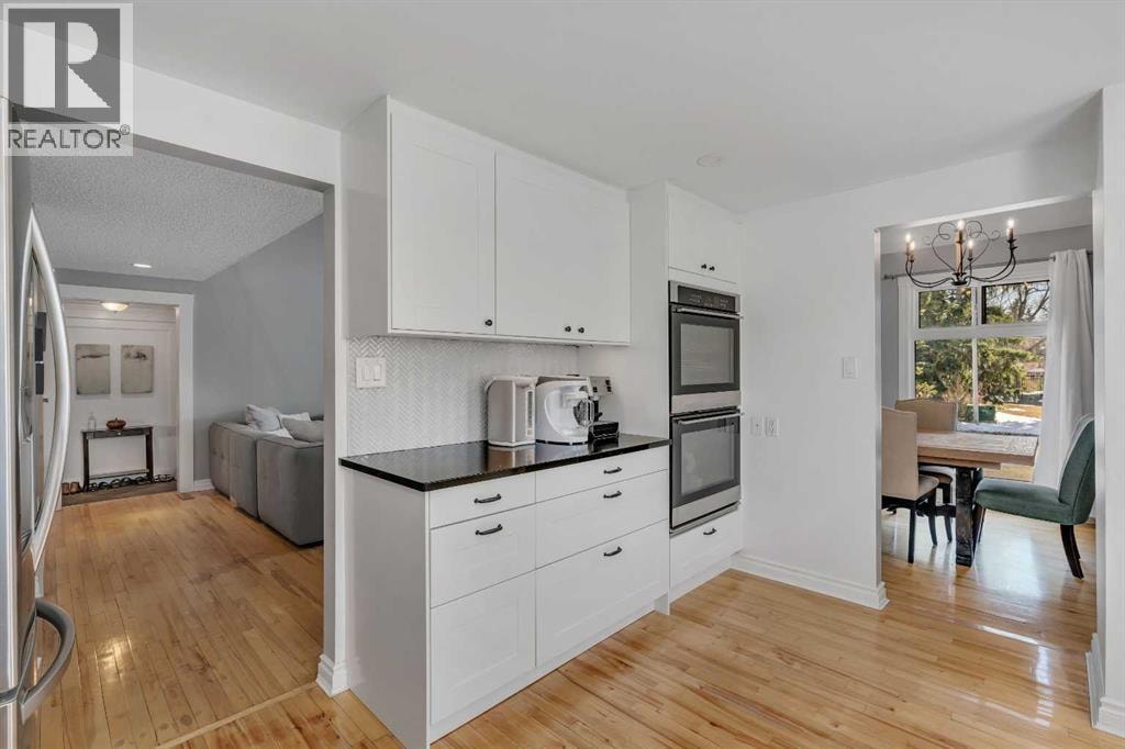 12 Oakvale Place SW — photo 11