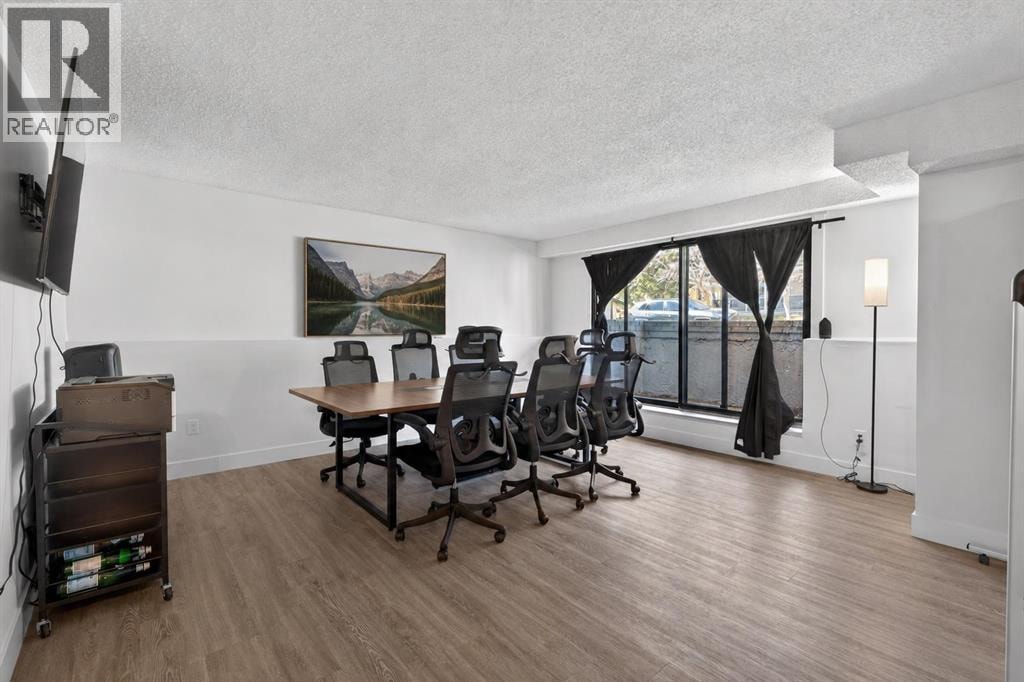 1920 31 Street SW — photo 18