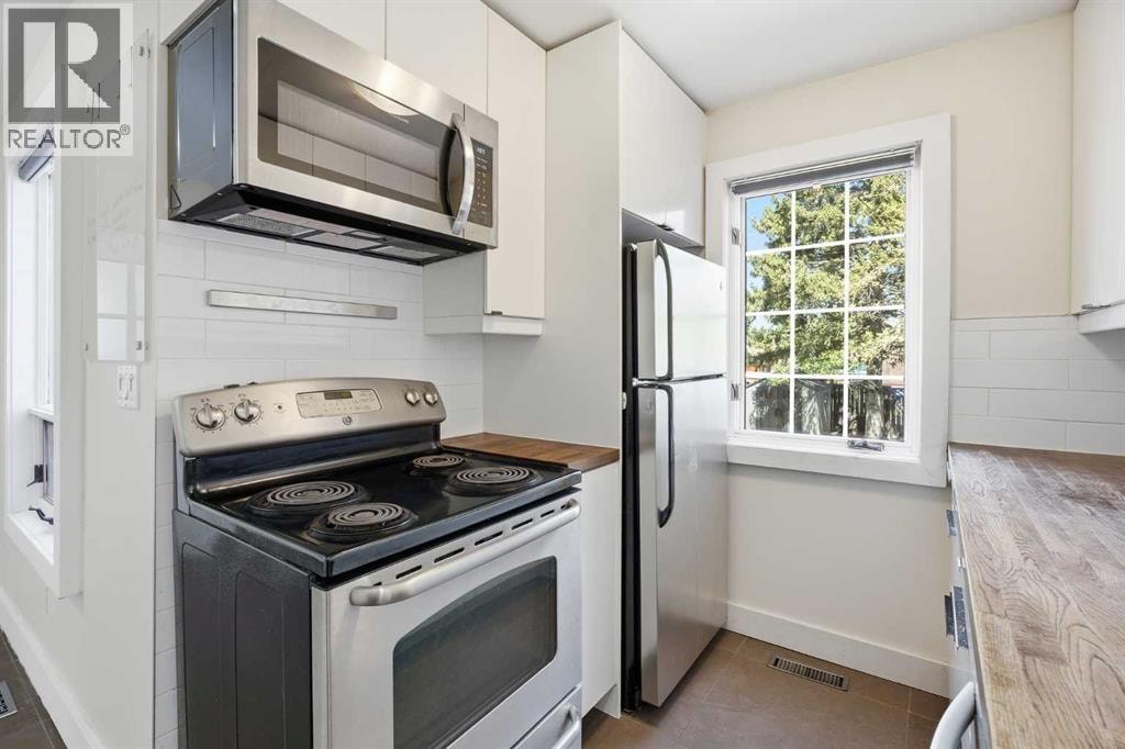 224 30 Avenue NE — photo 14