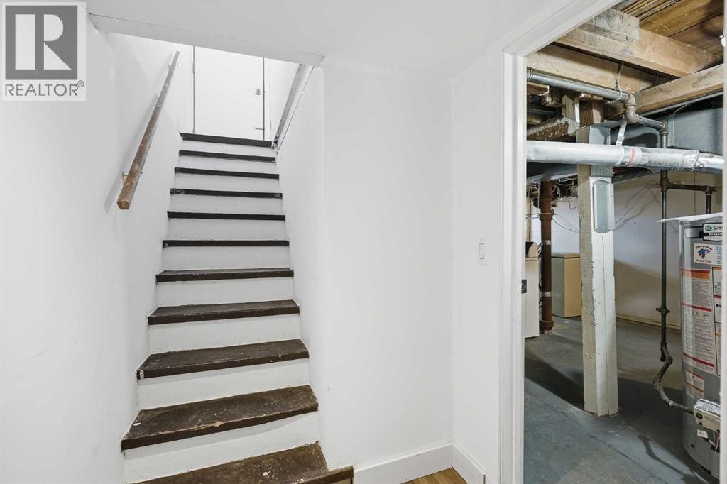 224 30 Avenue NE — photo 21