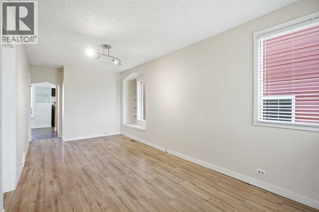 224 30 Avenue NE — photo 4