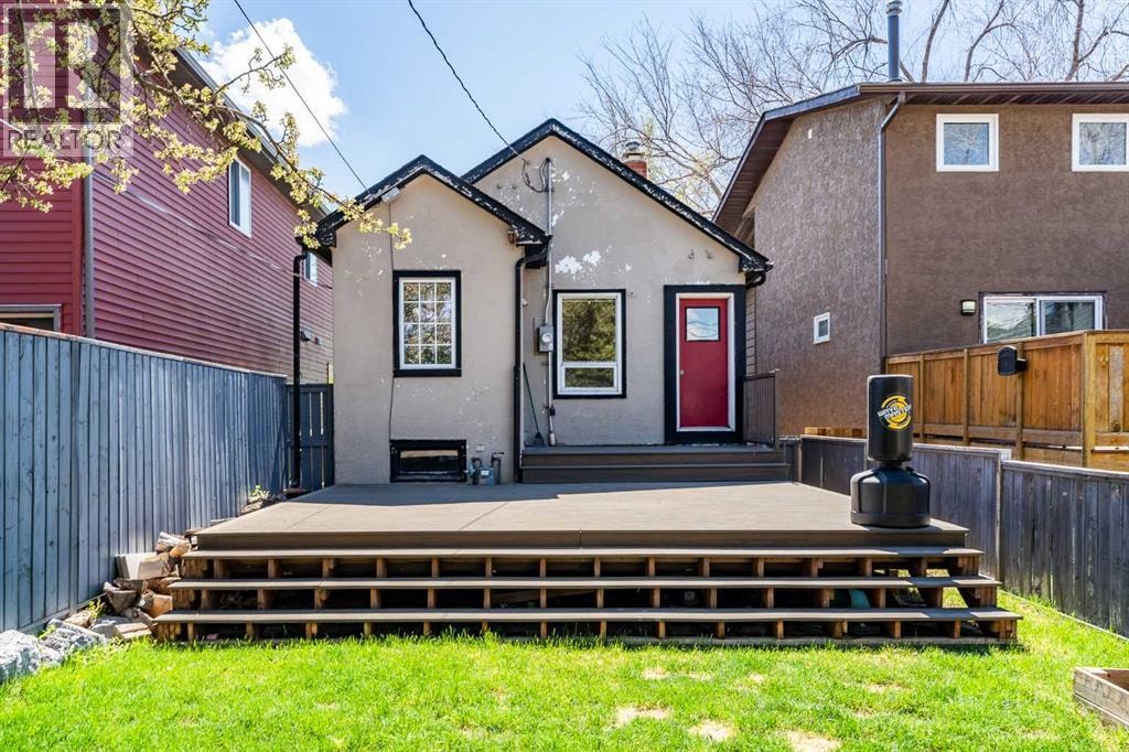 224 30 Avenue NE — photo 32