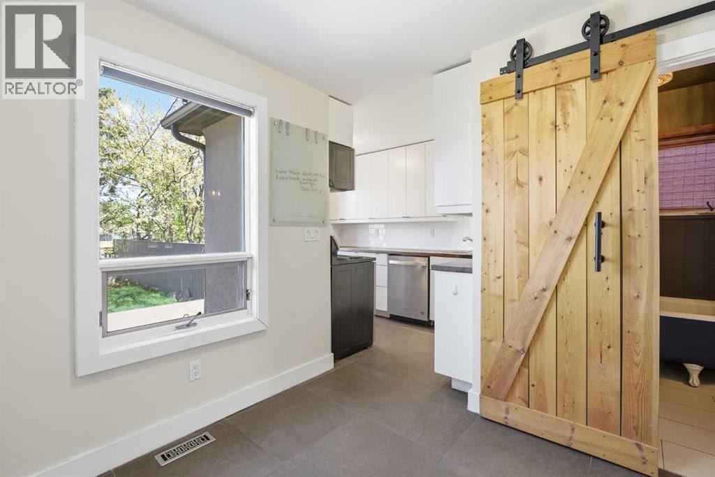 224 30 Avenue NE — photo 11