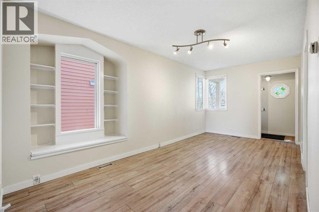 224 30 Avenue NE — photo 5