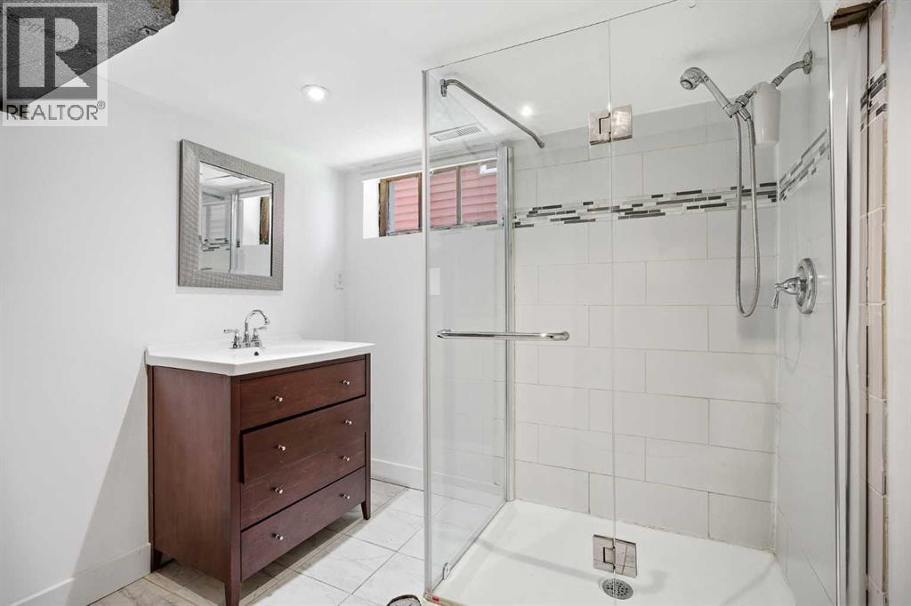 224 30 Avenue NE — photo 25