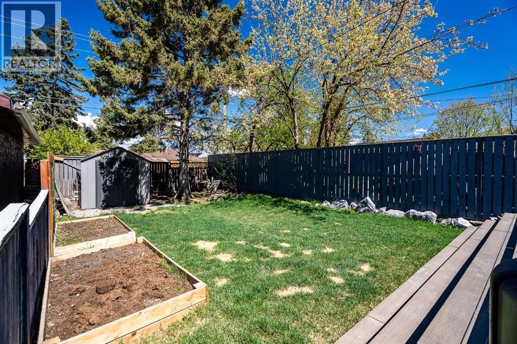 224 30 Avenue NE — photo 34