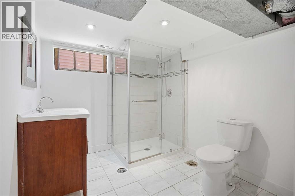224 30 Avenue NE — photo 24