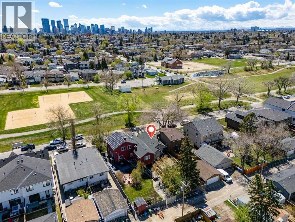 224 30 Avenue NE — photo 2