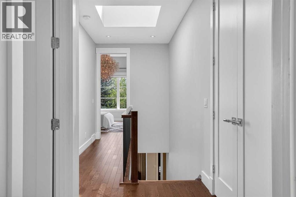 2415 25 Street SW — photo 14