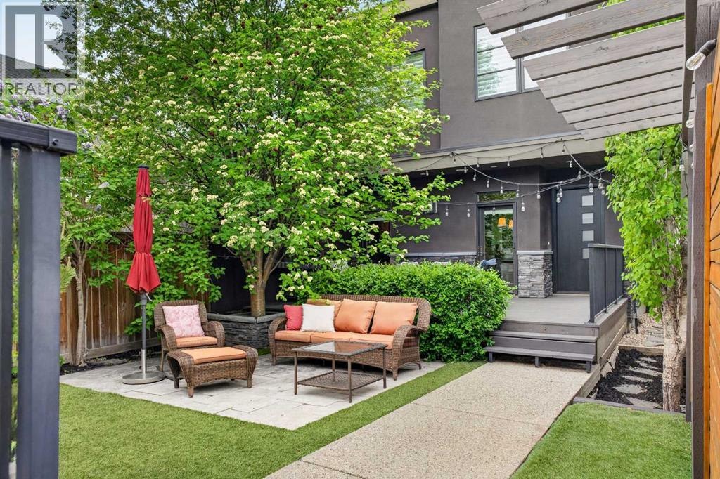 2415 25 Street SW — photo 36