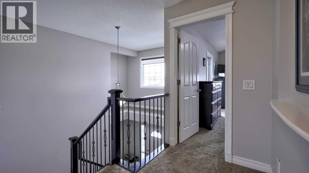 139 Coopers Close SW — photo 20