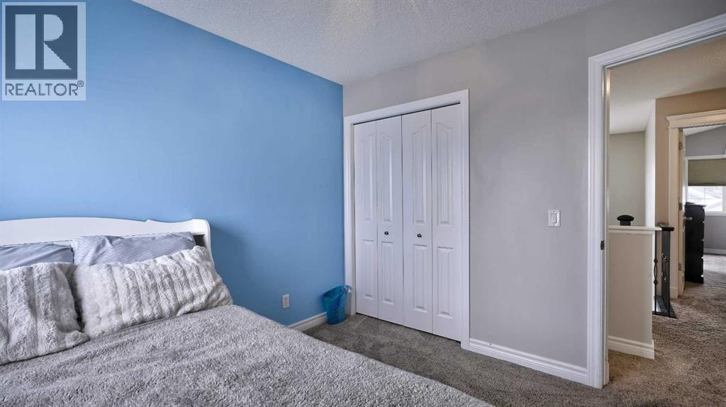 139 Coopers Close SW — photo 30