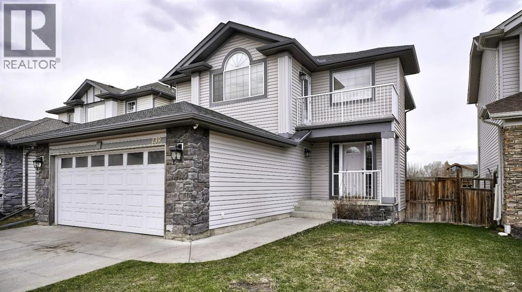 139 Coopers Close SW — photo 2