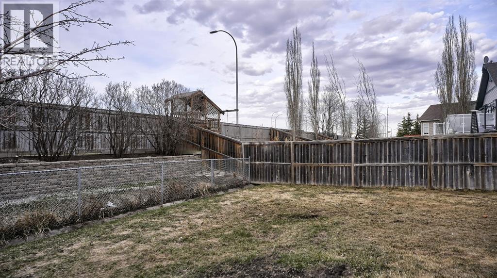 139 Coopers Close SW — photo 37