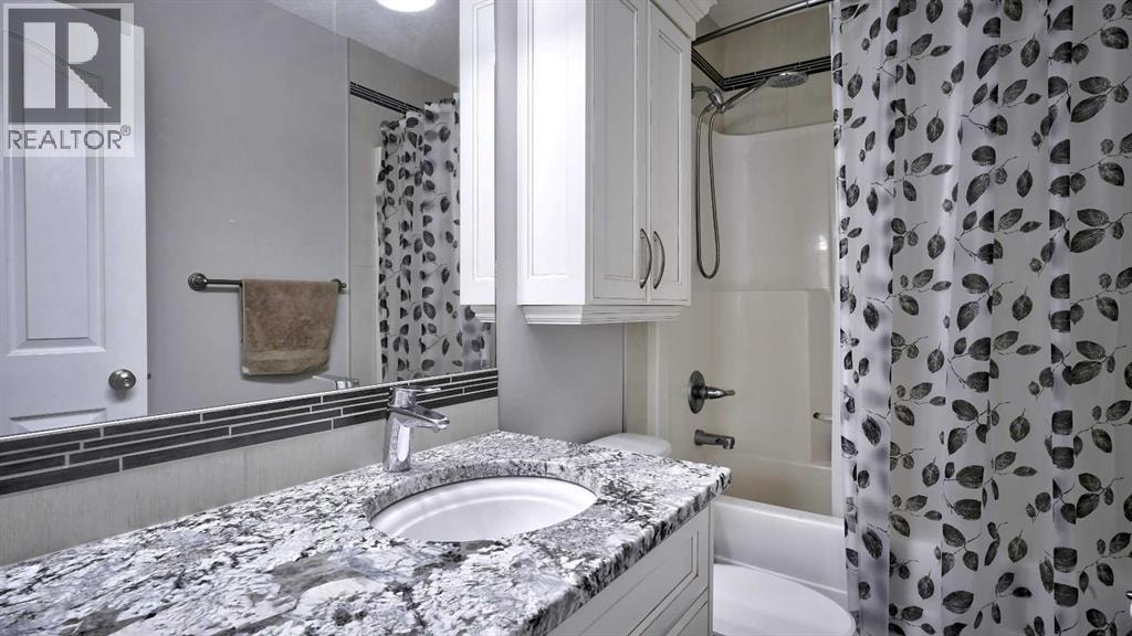 139 Coopers Close SW — photo 31