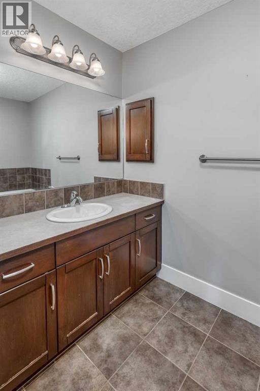 213, 77 George Fox Trail W — photo 19