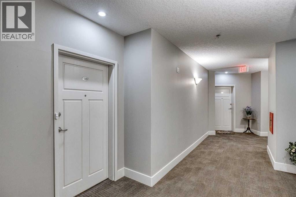 213, 77 George Fox Trail W — photo 3