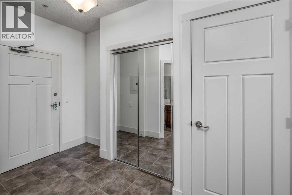 213, 77 George Fox Trail W — photo 4
