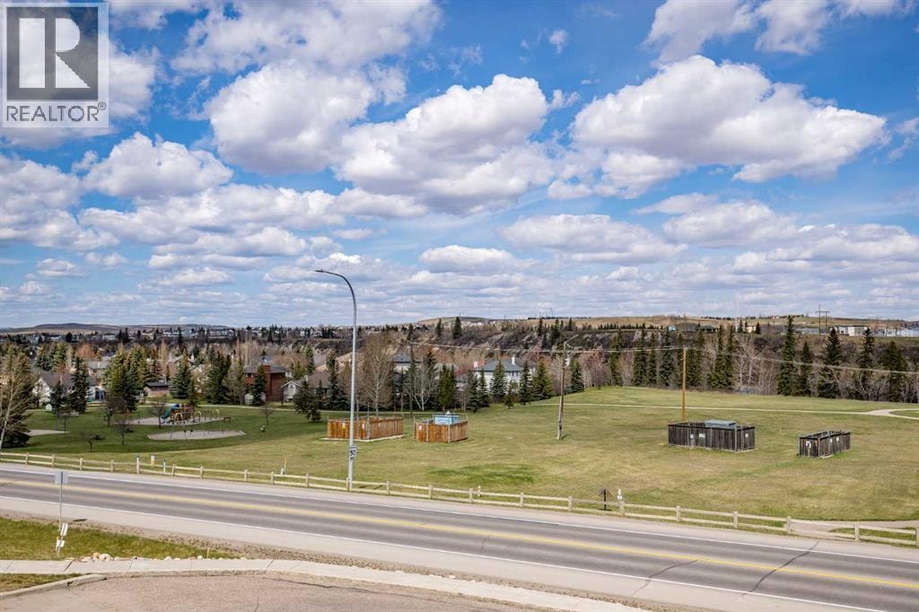 213, 77 George Fox Trail W — photo 2