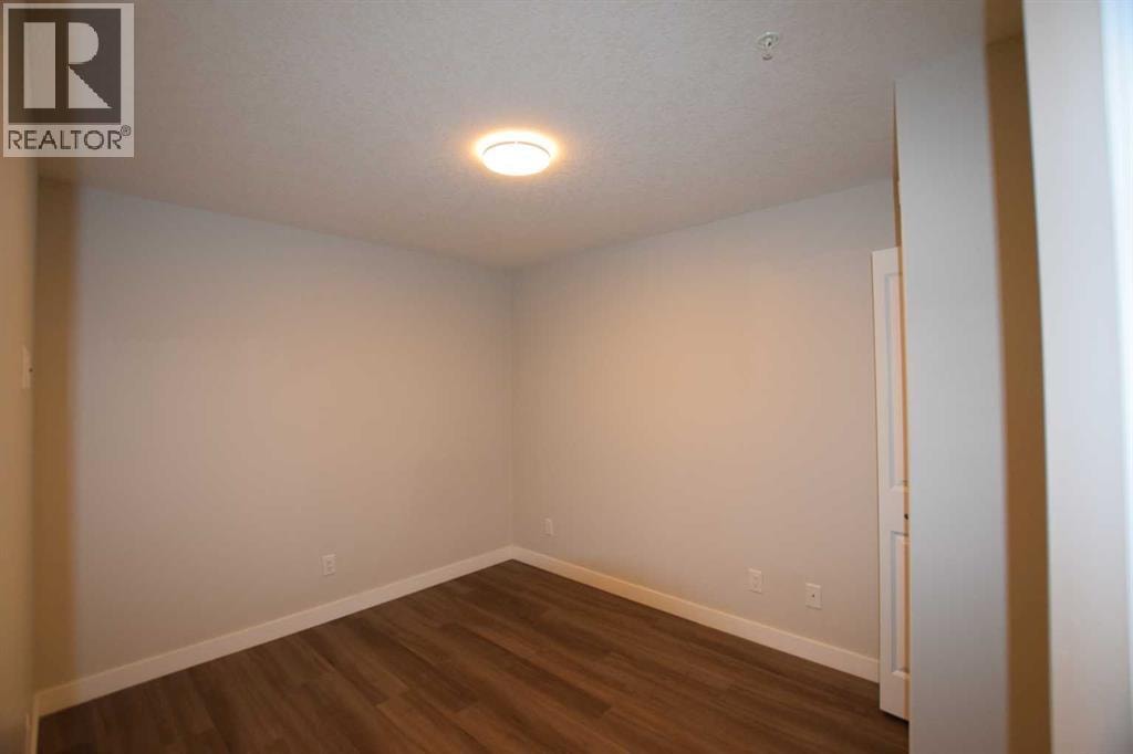 2318, 6118 80 Avenue NE — photo 13
