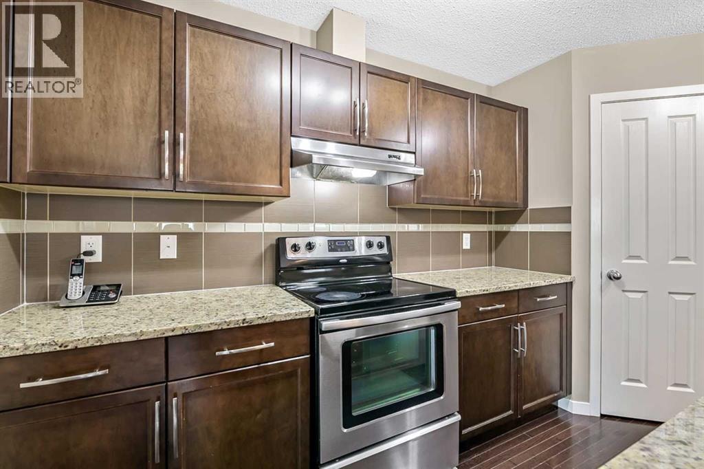 32 Cranston Gate SE — photo 8