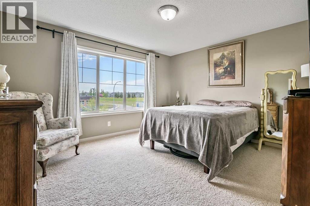 32 Cranston Gate SE — photo 15
