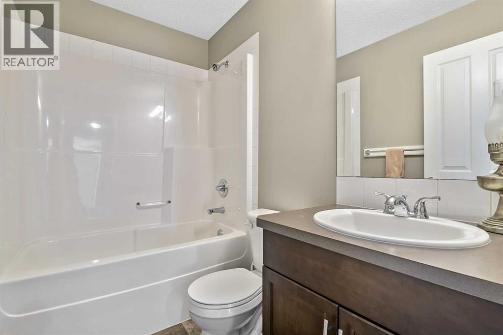 32 Cranston Gate SE — photo 20