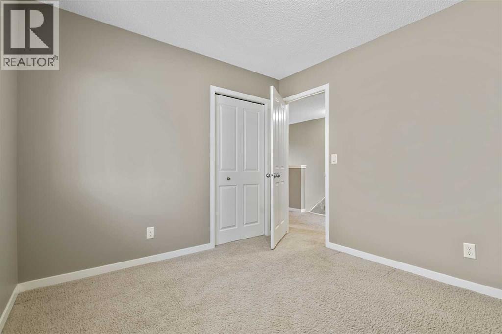32 Cranston Gate SE — photo 22