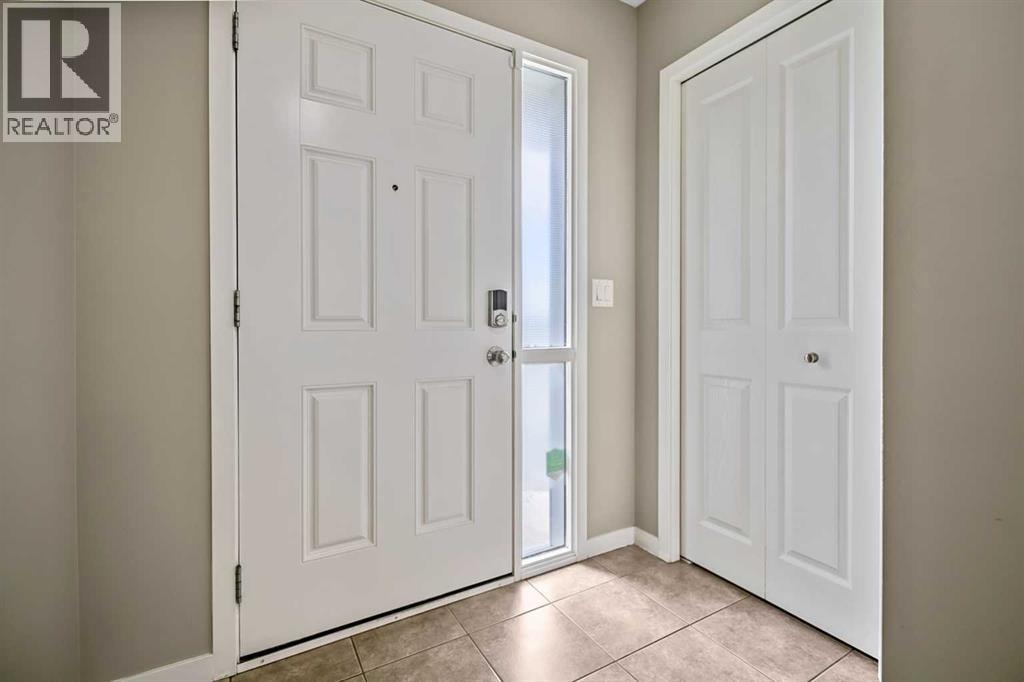 32 Cranston Gate SE — photo 3