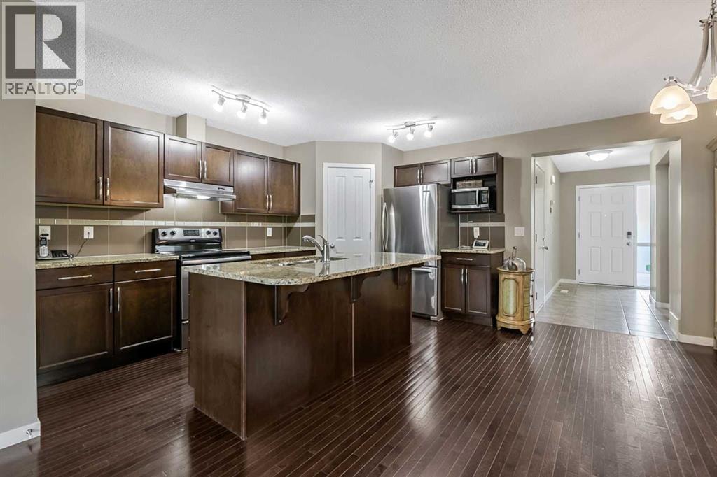 32 Cranston Gate SE — photo 6