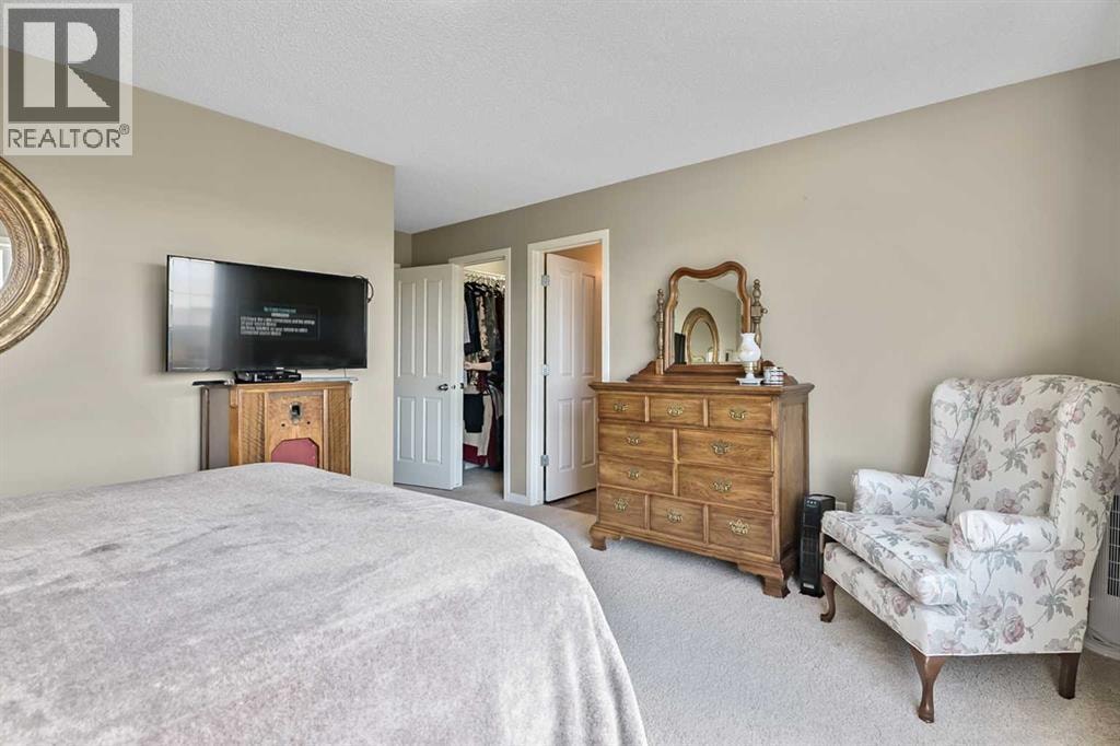 32 Cranston Gate SE — photo 16