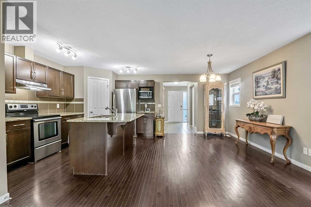 32 Cranston Gate SE — photo 7