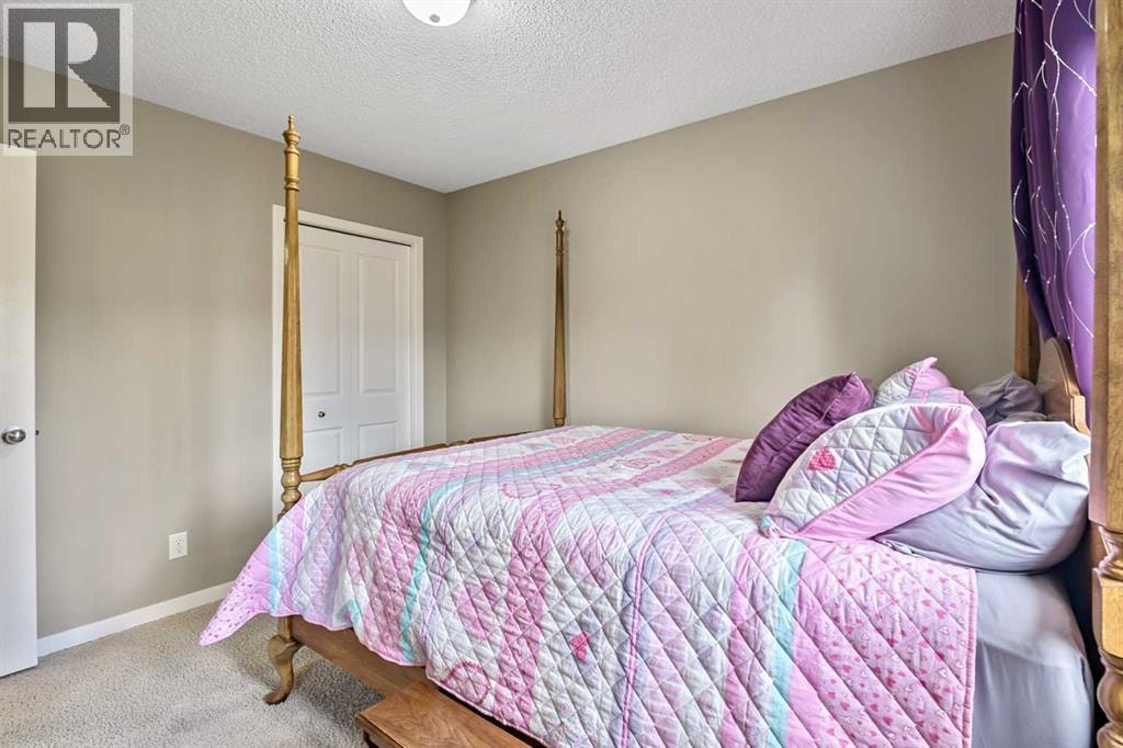 32 Cranston Gate SE — photo 18