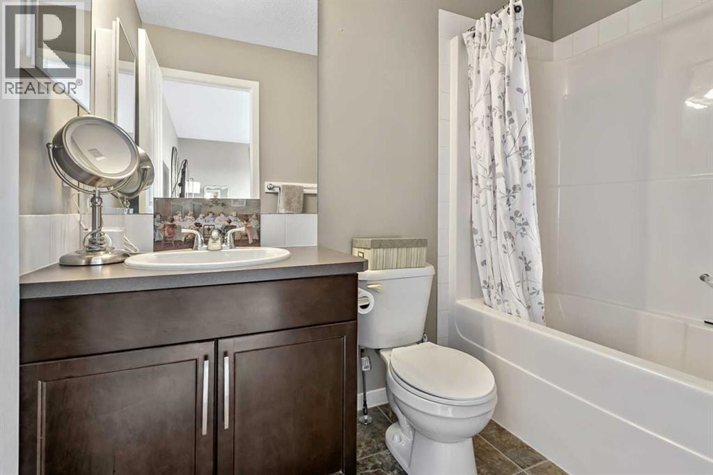 32 Cranston Gate SE — photo 17