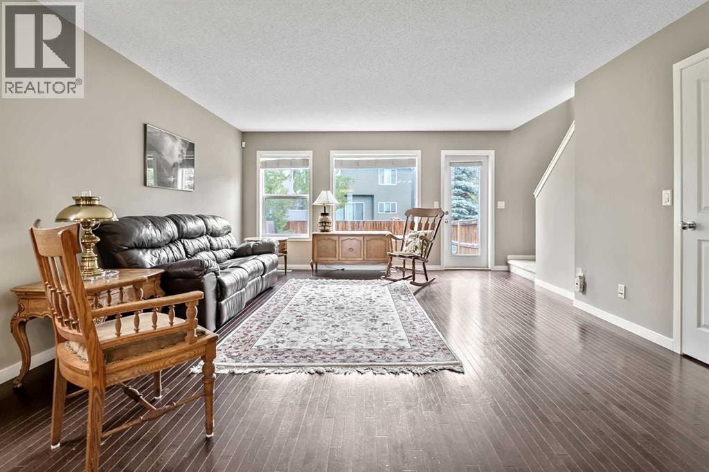 32 Cranston Gate SE — photo 12