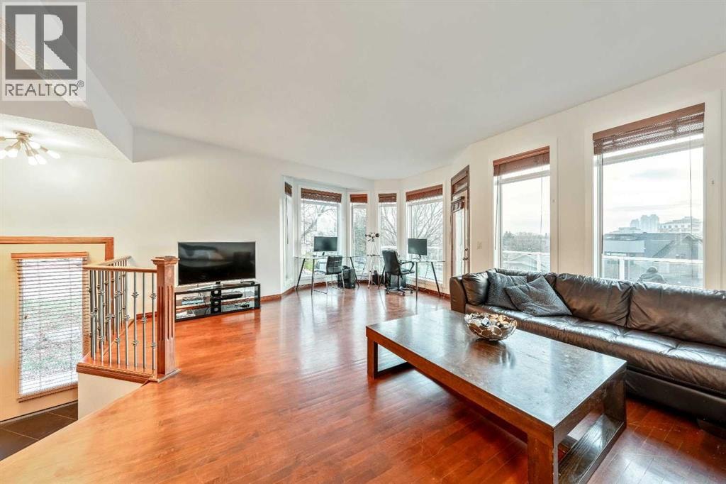 212 12A Street NE — photo 9
