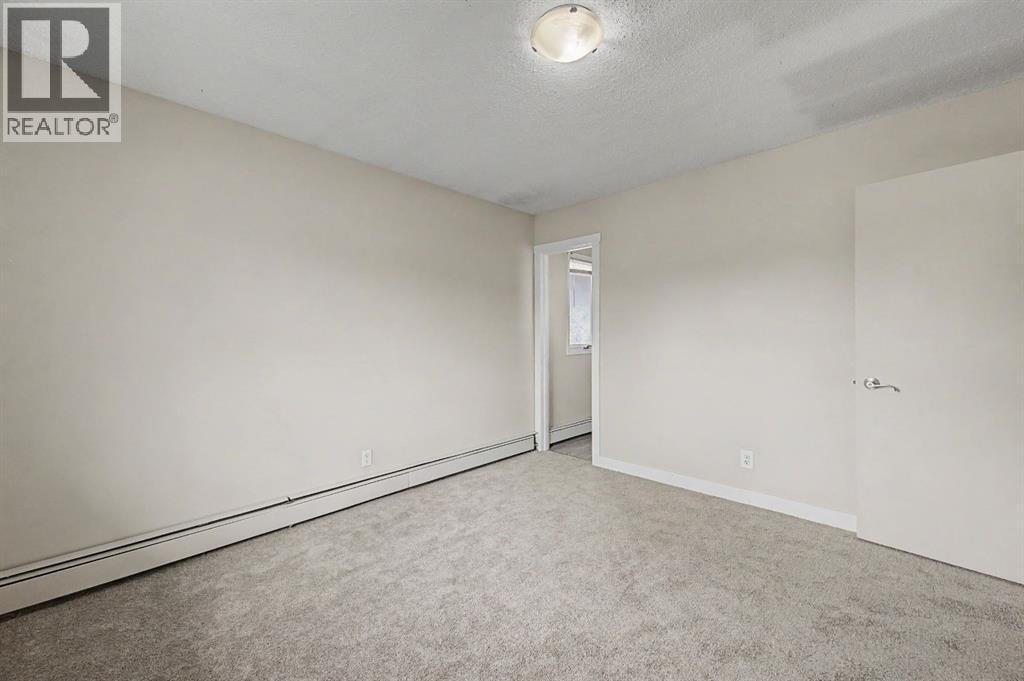 4004 79 Street NW — photo 16