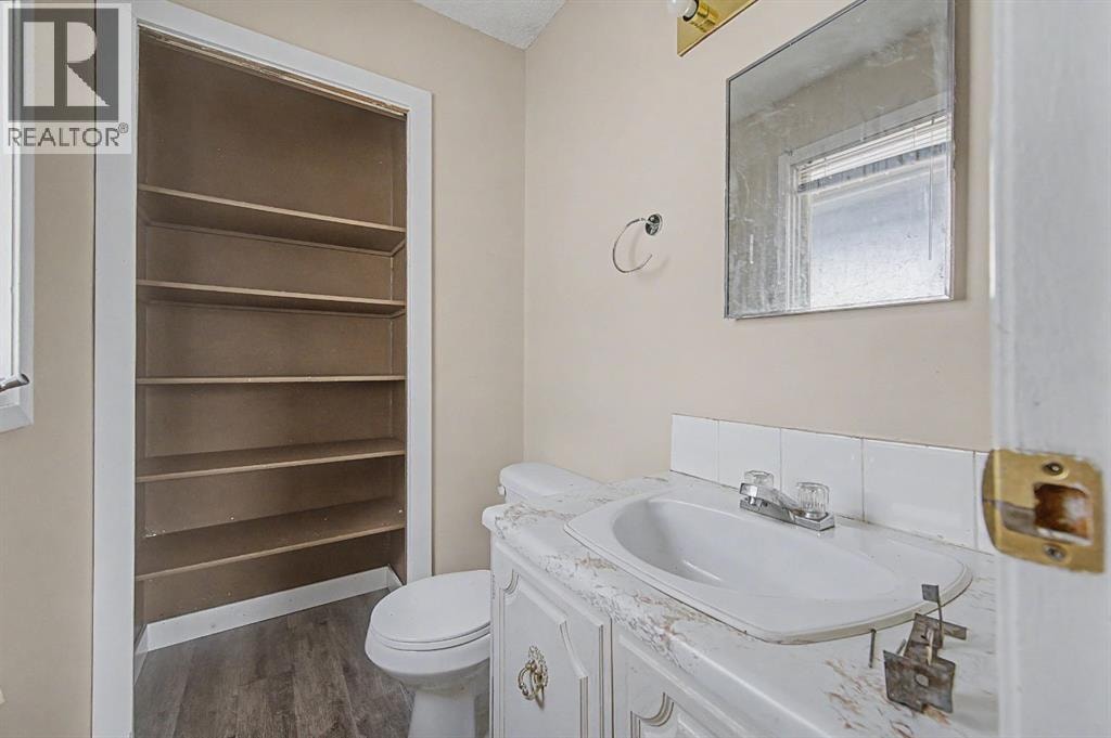 4004 79 Street NW — photo 17