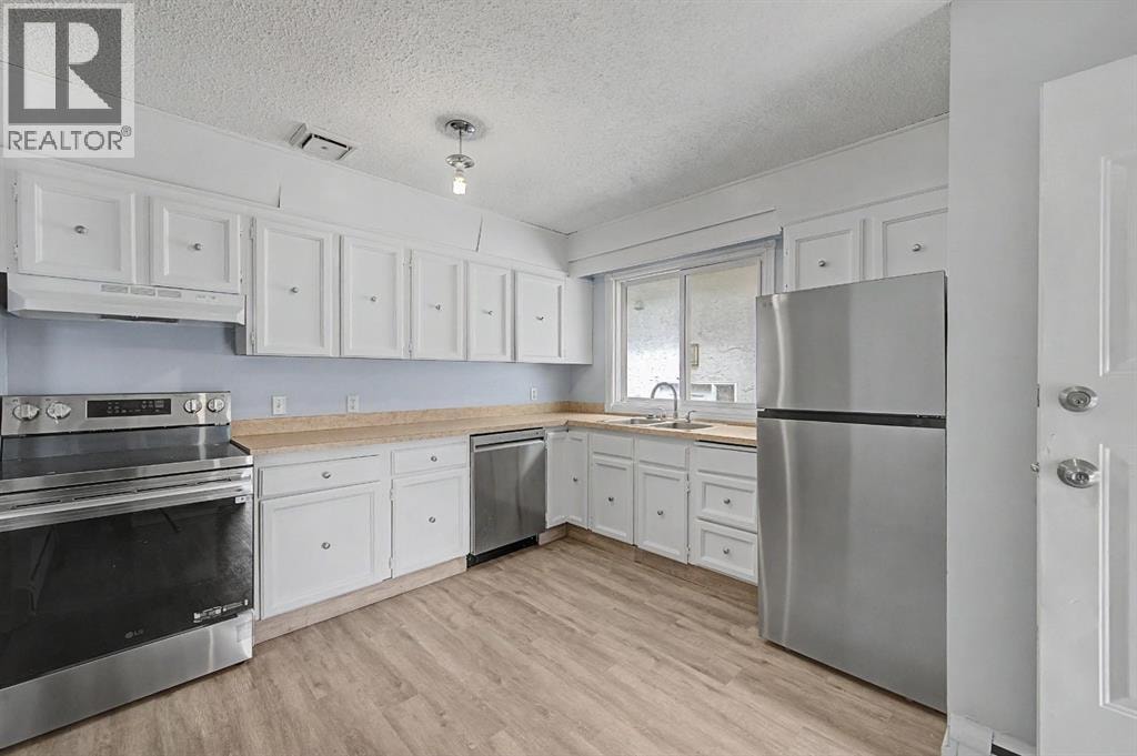 4004 79 Street NW — photo 8