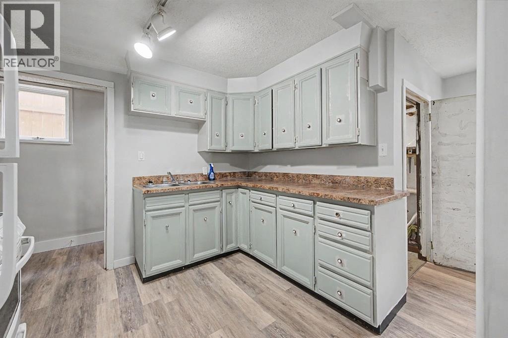 4004 79 Street NW — photo 31