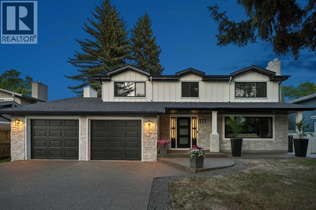 111 Canata Close SW — photo 1