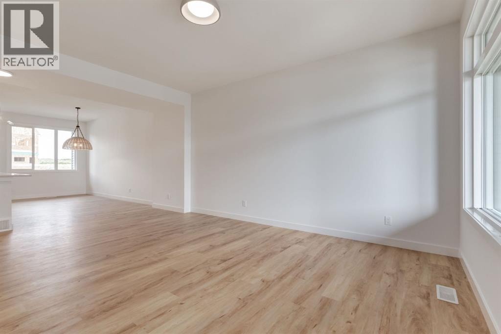 218 Sora Gardens SE — photo 3