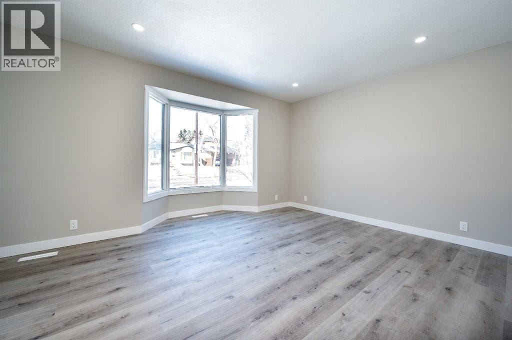 255 Castleridge Drive NE — photo 10