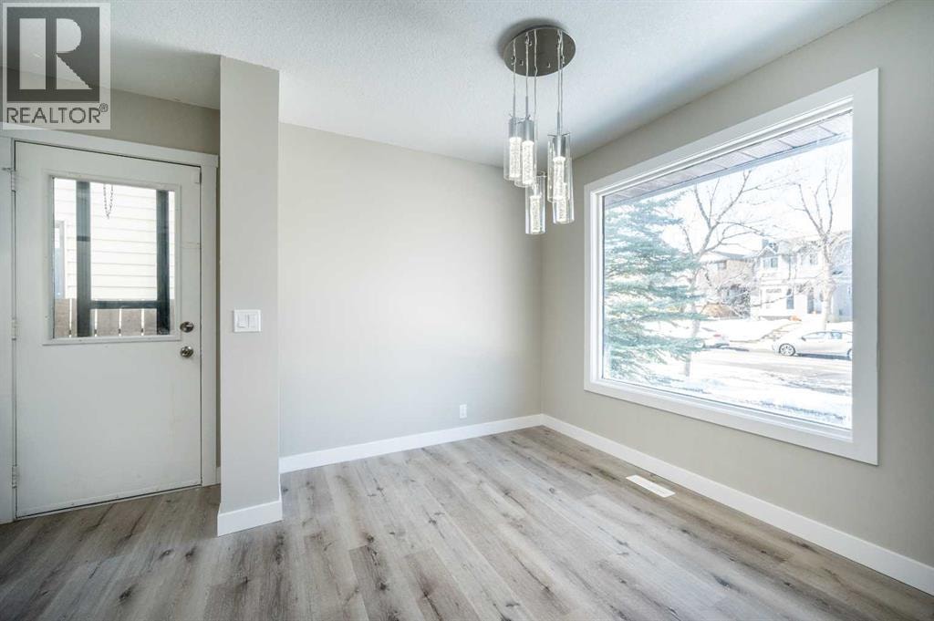 255 Castleridge Drive NE — photo 8